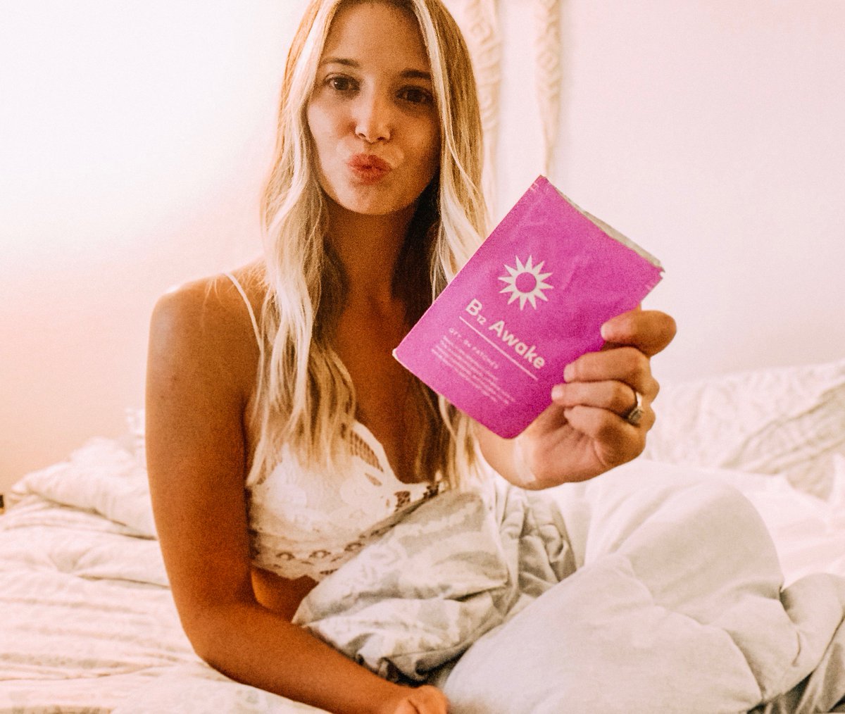 thegoodpatch's tweet image. If you are dragging in the morning or in a mid afternoon slump @thegoodpatch has you covered with our B12 Awake patch.  Happy Inside Means Happy Outside ;-).  #patchup