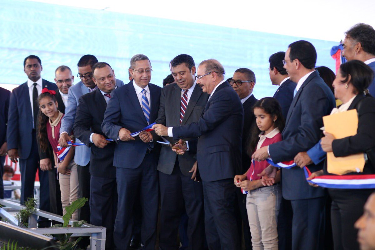 EuclidesLaVega's tweet photo. Ahora con la presencia del Pte.@DaniloMedina inauguramos 3 centros Educativos,el Centro Educativo Prof.Susana Quezada, el Centro Educativo Prof. Mercedes Duran,ambos en Jarabacoa y el Centro Educativo Secundario Ramón Florentino Rosario en Ranchito, La Vega https://t.co/0nBsUsj29H