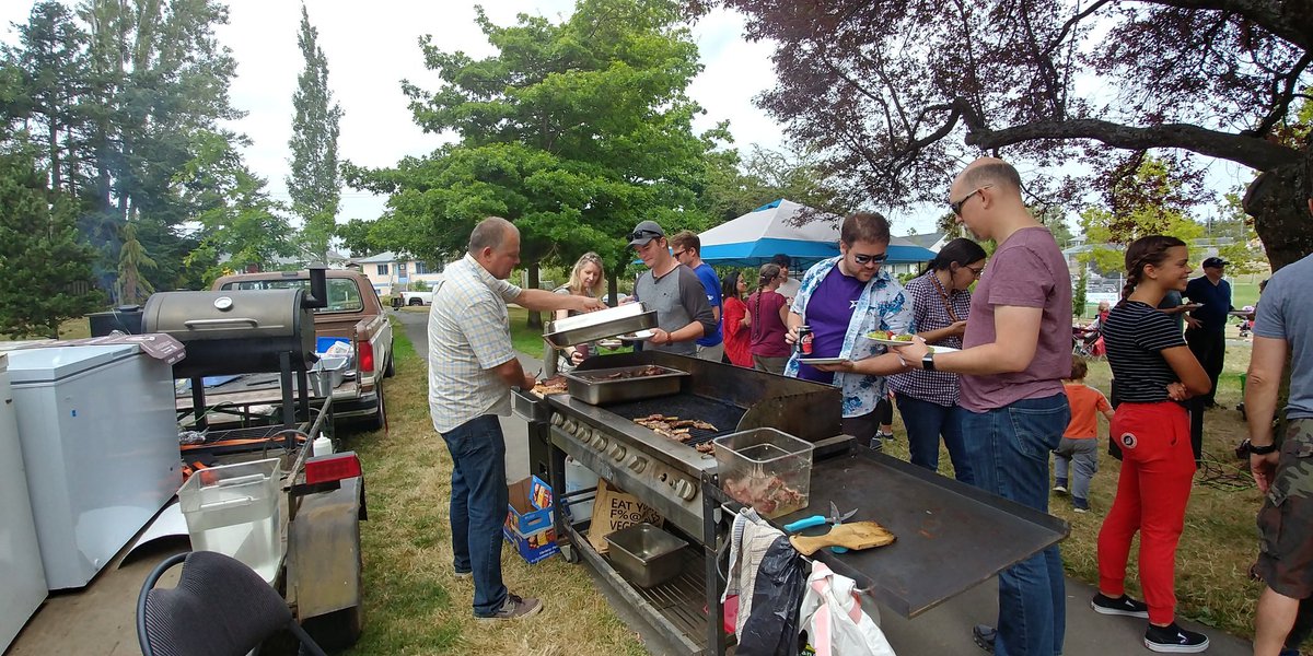 StarFishMedical's tweet photo. We had a fantastic time this weekend spending time as a company at our annual BBQ. Lots of fun for all ages! #yyj #SummeratStarFish https://t.co/PKLA2lVZzn