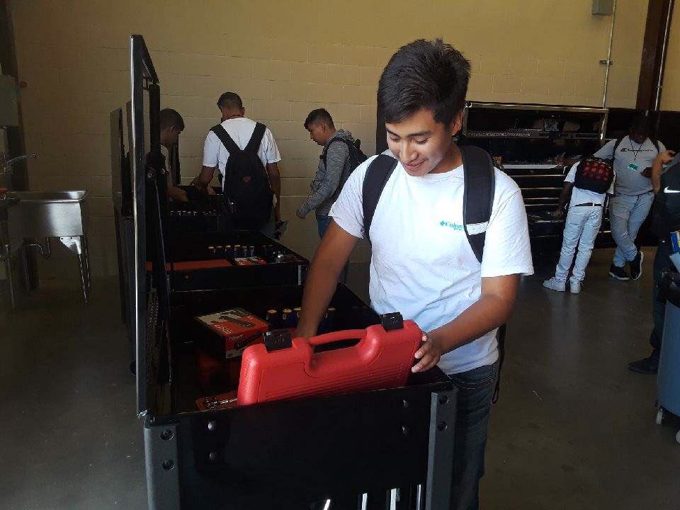 BryanISD's tweet photo. The vision is reality. Bryan CTEC had a great first day! Students are well on their way to becoming college-ready &amp; career-ready. @BISD_CTE @CityofBryan @BrazosValleyEDC @BrazosCountyTX @CaldwellProud @SnookSchool @TAMU @BlinnCollege https://t.co/2iba2vn33z
