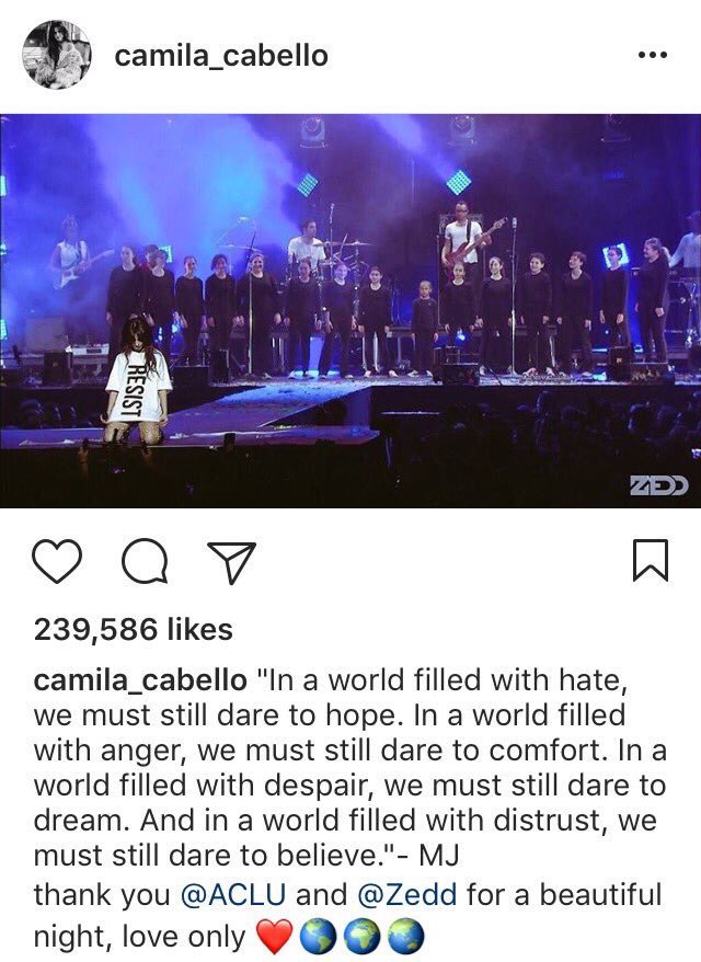 She participated to a fundraising concert for the ACLU (American Civil Liberties Union) whose goal was to help welcoming immigrants.