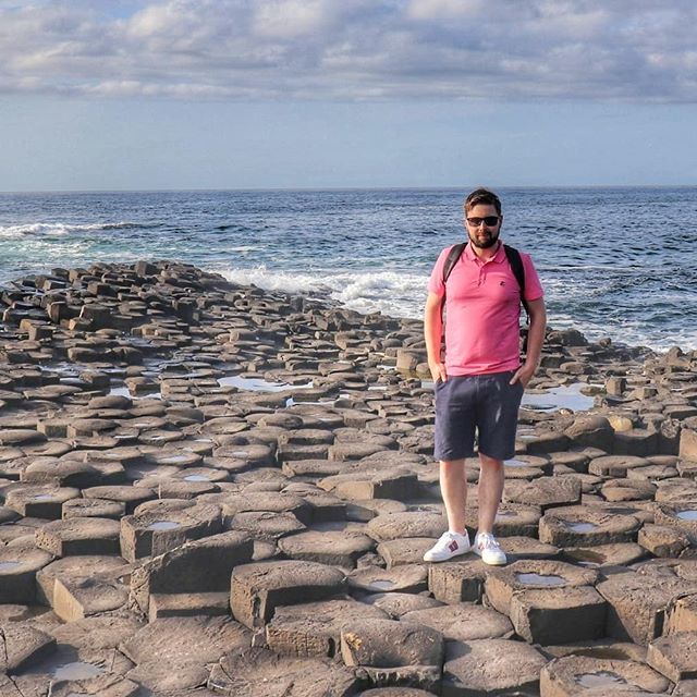 Dapperdavecash's tweet photo. Wouldn't say no to being back in the @giantscausewaynt right now. Weather was scorching and this @selectedireland polo was perfect for the warm weather 👌🏻
.
.
.
.
#dapperdavecash #dapperdavestyle #selectedhomme #selectedireland #poloshirt #mensweardaily … https://t.co/Tk8AQrTaZR https://t.co/5cA2usASag