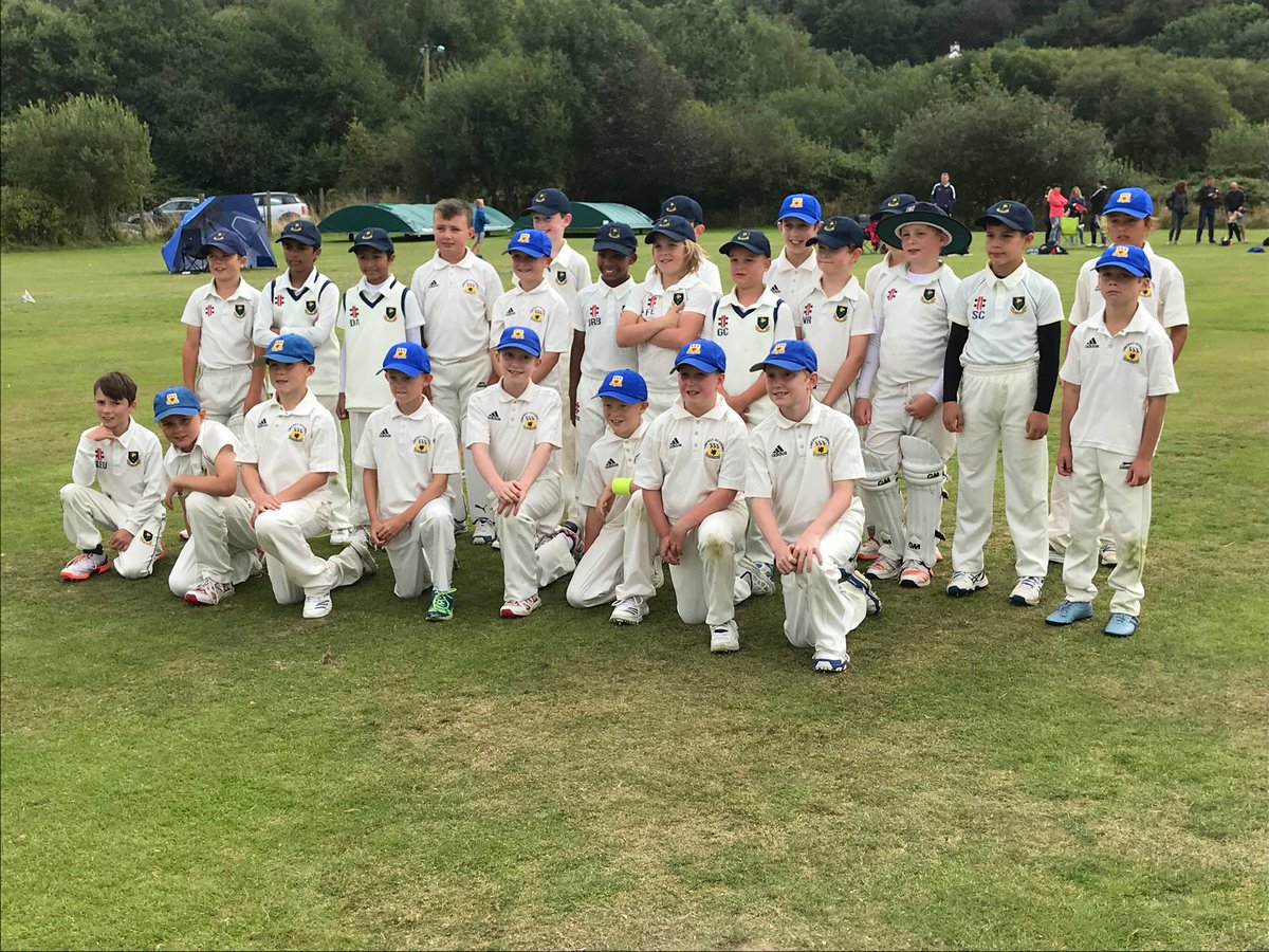 SteveCDO's tweet photo. @NEWalesCricket and @CardiffValeCric after their game @AberCC #AberystwythFestival2019 https://t.co/BAGil8Akig