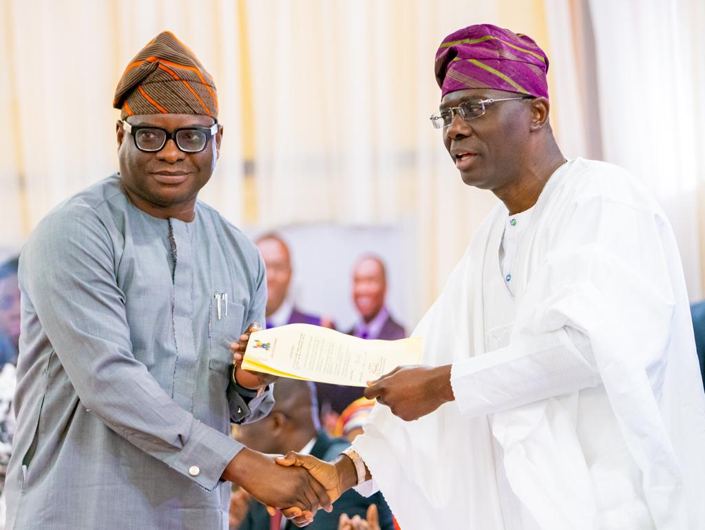 jidesanwoolu's tweet photo. Today, members of my cabinet were sworn in. These distinguished men and women who are now commissioners and special advisers will drive our policies and service delivery. Our agenda for a greater Lagos will be consolidated now that we have a cabinet. https://t.co/WL2OIuGWte