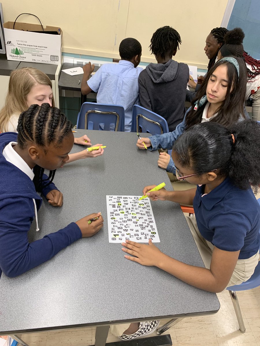 CayceFrietsch's tweet photo. @JaguarsSterling 8th graders practicing how to work in teams and groups!! #continuetoclimb https://t.co/MChPI4H63h