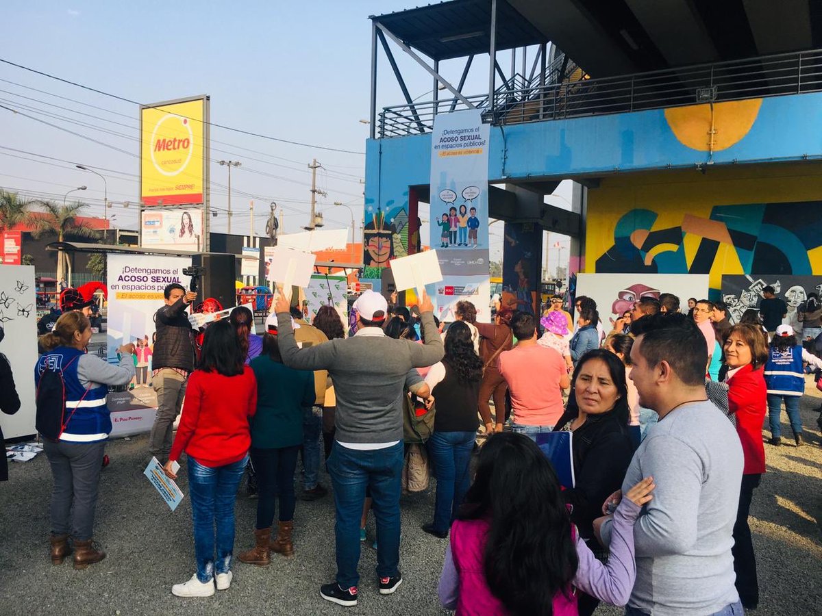 MimpPeru's tweet photo. ☝️Nos encontramos en #SJL en la activación de grafittis con mensajes contra el acoso sexual en espacios públicos.

¡Te esperamos en la estación Los Jardines, Línea 1 del Metro de Lima! 

Recuerda: #ElAcosoEsViolencia 🙌 https://t.co/Ls098u6Yxd