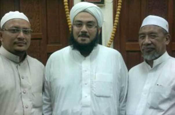 shofwatuna's tweet photo. Pernyataan Sikap terkait Permintaan Doa dari Abuya Ahmad https://t.co/vxyowHZrl4 https://t.co/QWukviKYmW