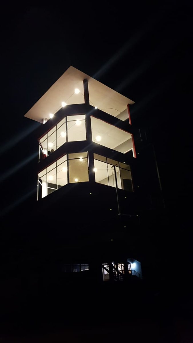 Un autódromo que siempre fue convocante, volverá a recibir automovilismo muy pronto. Así está la flamante torre. Te imaginas cuál es?