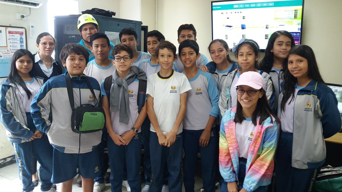 ciergalapagos's tweet photo. #HéroesDeEficienciaEnergética
"Si practicamos hábitos eficientes en el uso de la energía, nuestro entorno se verá favorecido positivamente".
El 9° año de la Unidad Educativa "Loma Linda" participa de nuestro programa de difusión sobre eficiencia energética.  ☀️🇸🇱🌎💡 https://t.co/Jg5K2L684p
