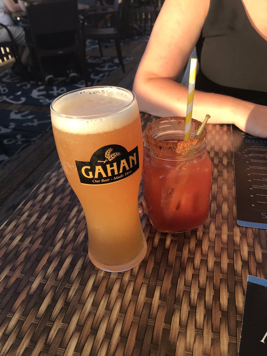 n_epoch's tweet photo. Two Canadian classics @GahanBeer https://t.co/D5Oaq6Dsvf