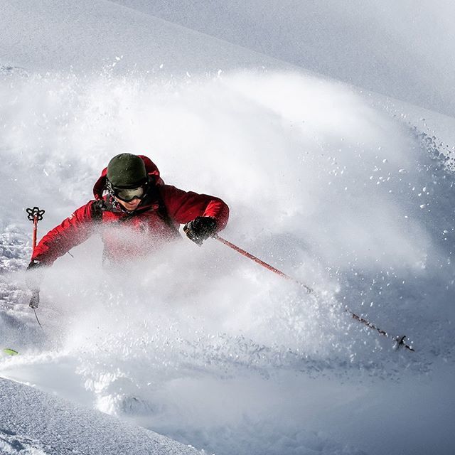 FREE REFILLS! It’s a powder day today and the goods are great! 50cm of fresh snow last night with more on the way! Photo: @terranovacol .
.
.
.
.
#southernlakesheliski #alpinehelinz #wanaka #queenstown #newzealand #skinewzealand #skiing #snowboarding #po… ift.tt/2ZdP2h3