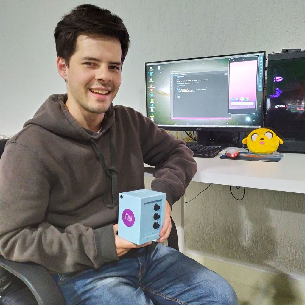 tvcel336's tweet photo. A equipe #tvcel está economizando grana para montar o próprio #arcade. O Lukinha tá todo ansioso querendo quebrar o cofre.
@nubank, ensina o menino a poupar! https://t.co/khuCmTtBv6
