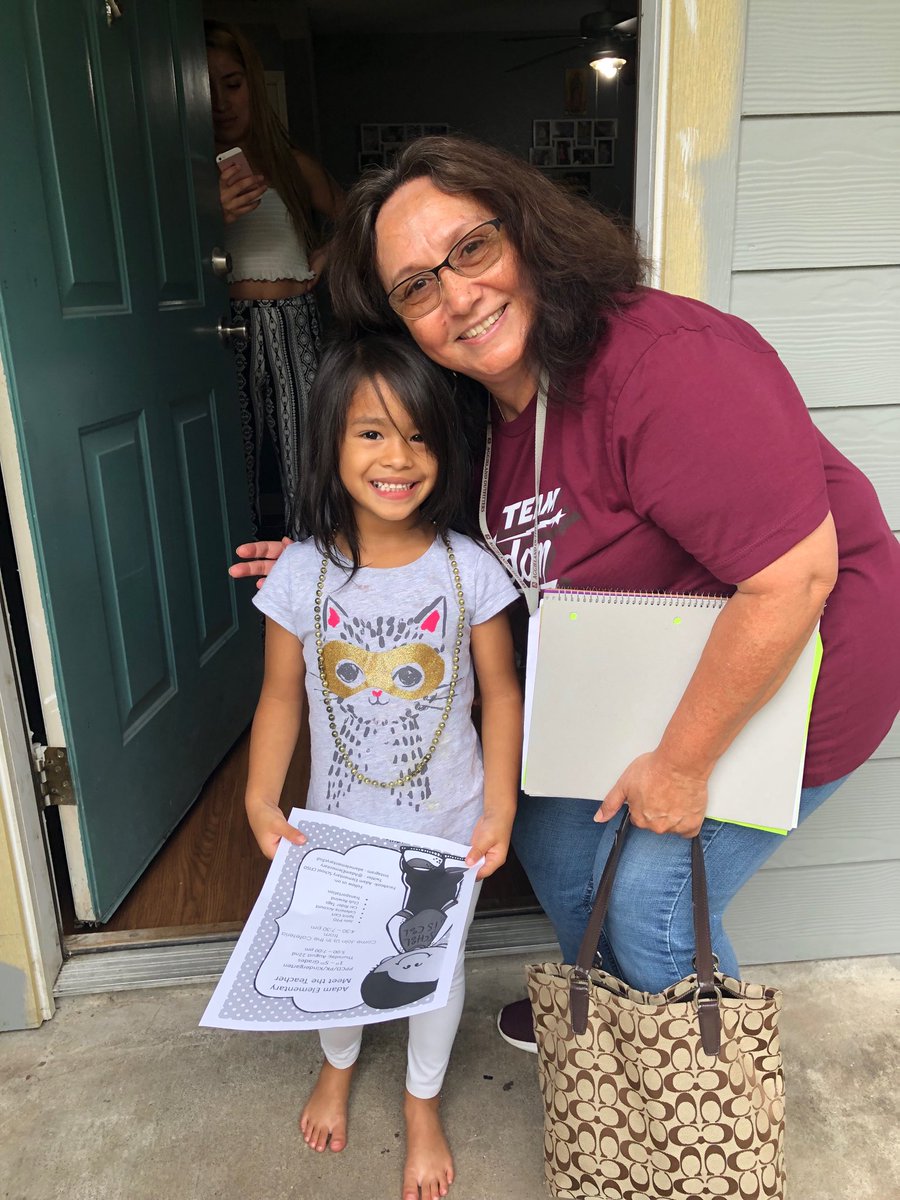 MrsVessalpour's tweet photo. I enjoyed getting to know my students and their parents 😍 https://t.co/kblI1ogKex