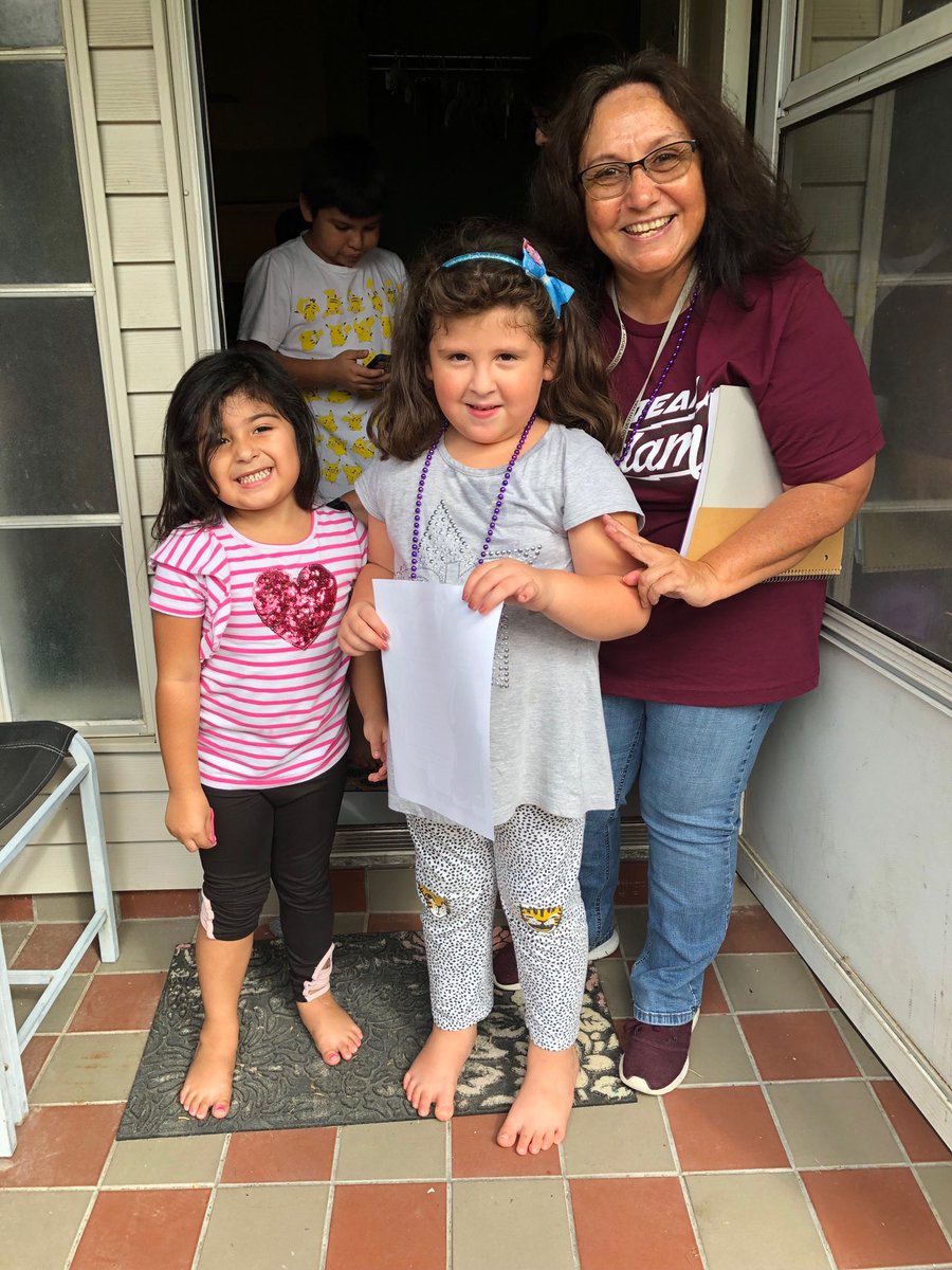 MrsVessalpour's tweet photo. I enjoyed getting to know my students and their parents 😍 https://t.co/kblI1ogKex