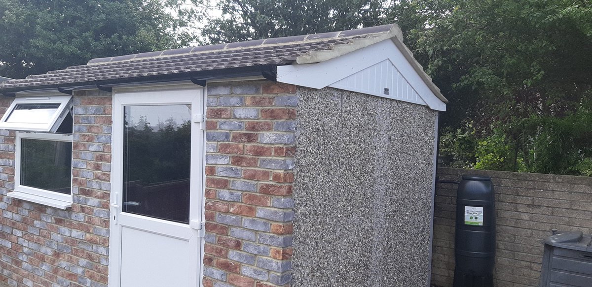 rpageconcrete's tweet photo. Wow!! A Concrete #shed erected in #ilford .this building is 12'7" x 8'1" wide, with a fully tiled roof, gutter to both sides, water butt, upvc door and window. The front of the building is clad with brick slips to give it a realistic brick looking finish. Another happy customer! https://t.co/CaVs0HjZW7