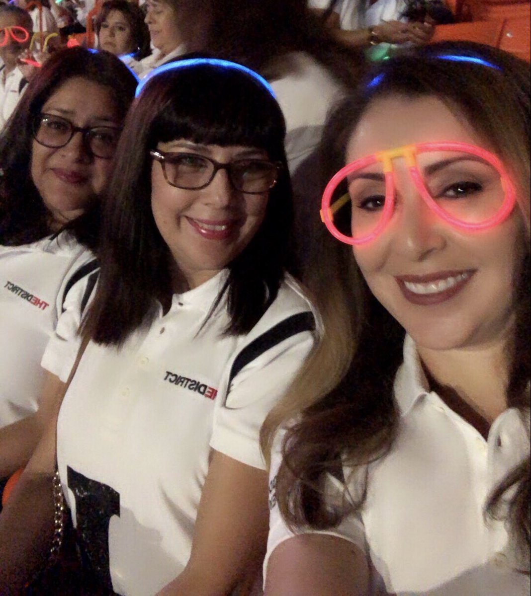 CelenaAGonzalez's tweet photo. We have a bright year ahead! #wegot6 #THEDISTRICT #firstgrade ๐ https://t.co/tsdTByZMTb