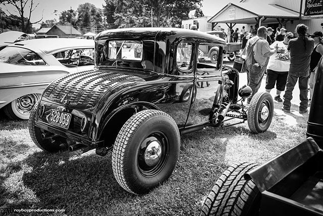 royboyprods's tweet photo. Another Labor Day weekend show that should always be on your list is the #Greaserama in the KC area. It’s always a good time for cars, music, art, and people. https://t.co/DxBdWIFLIs https://t.co/AvxgMU6pQS