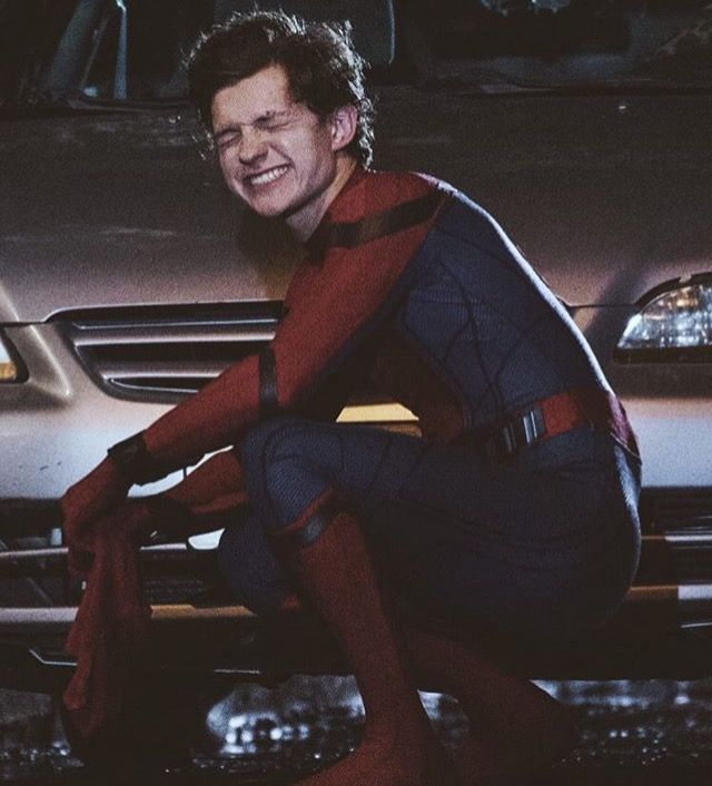 ainhoaortegag's tweet photo. Stan Lee antes de morir dijo que realmente le encanta la esencia de Tom Holland en las nuevas películas de Spider-Man y ver ahora el cómo supuestamente el acuerdo de Disney y Sony está roto, me caga mucho, porque están apagando indirectamente el último deseo de Stan Lee. https://t.co/pBXMKEFhve