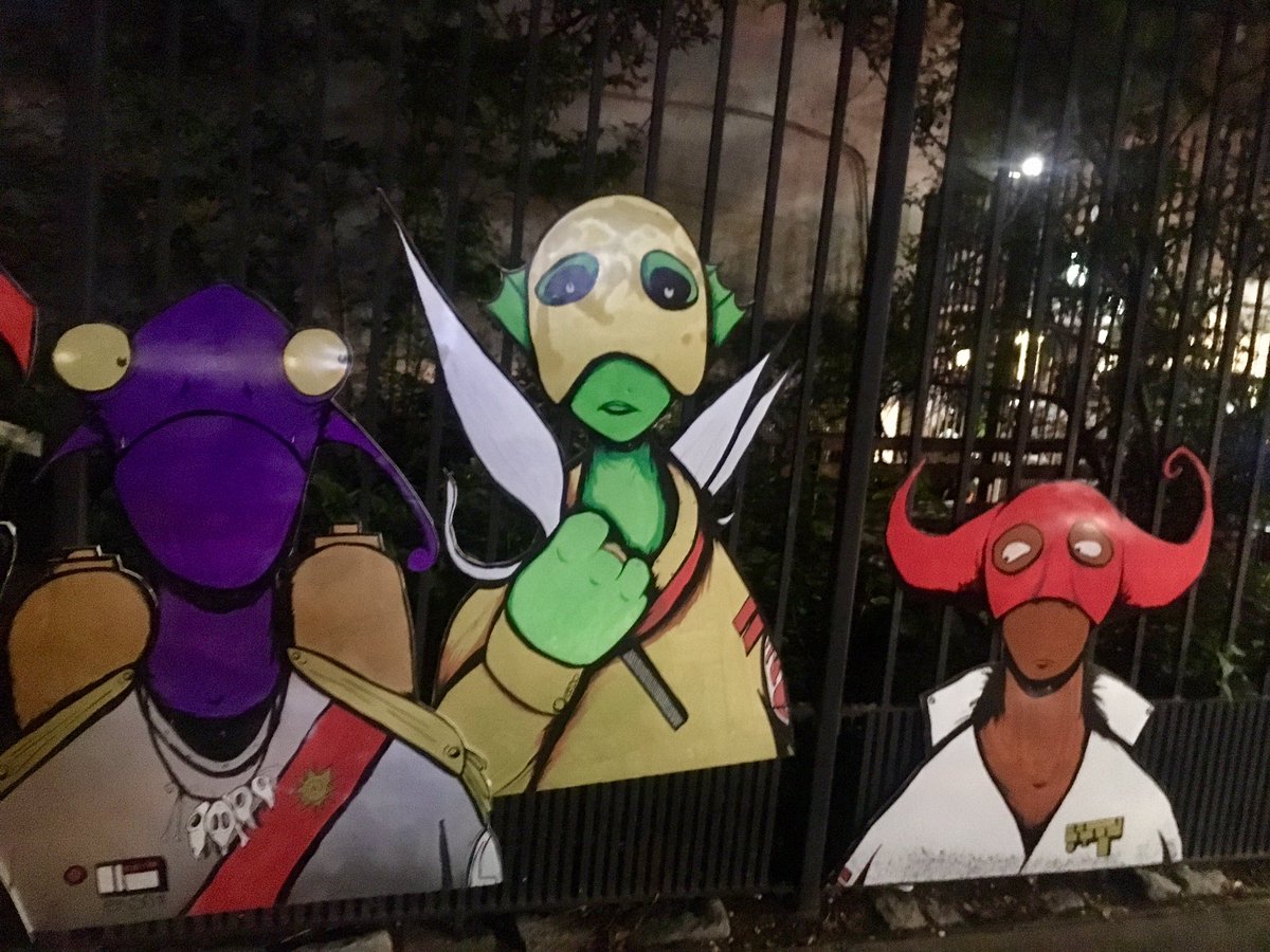 SlowNature's tweet photo. @yosoyergo I love how you’ve inspired an intergalactic story in my head when I pass these in my neighborhood https://t.co/yxiVeStexY