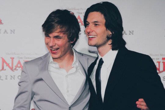William Moseley publicly wished Ben Barnes a happy birthday on his instagram!

We love their friendship  