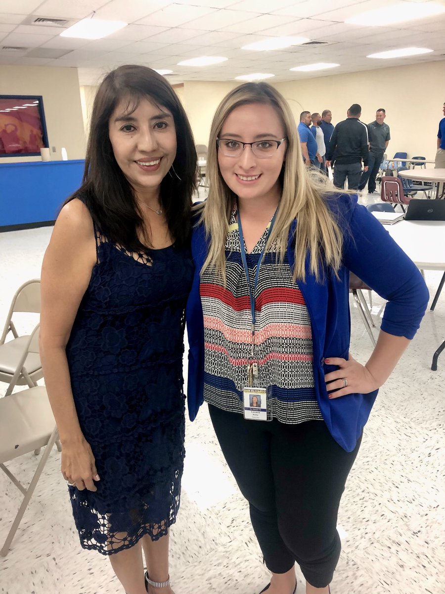 NellieUgarte's tweet photo. Best part of my job is providing PD support for these amazing educators from @SanElizarioISD #WeR19 #Inspiration #Dedication #DoTheWorkThatCounts #SEID https://t.co/zDFbDJ4sSr