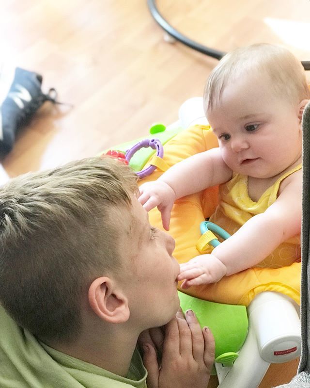 RyanneConway's tweet photo. He really is the best brother to his little sisters https://t.co/Mw8SAhyvwL https://t.co/uATFYVizwb