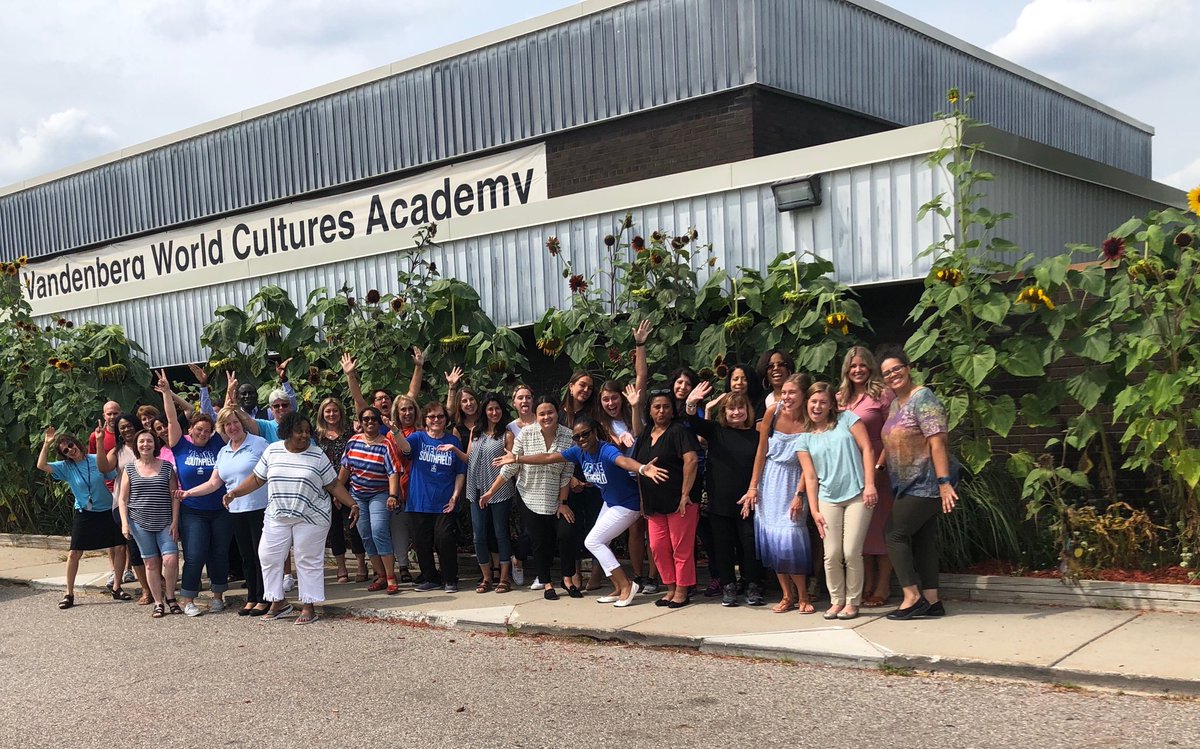 DrJMGreen's tweet photo. Please join me in welcoming Principal Monica Eason to Vandenberg World Cultures Academy. #WeAreSouthfield #OnTheSceneWithDrGreen #YourFutureBrighter https://t.co/Opt1KovHFH