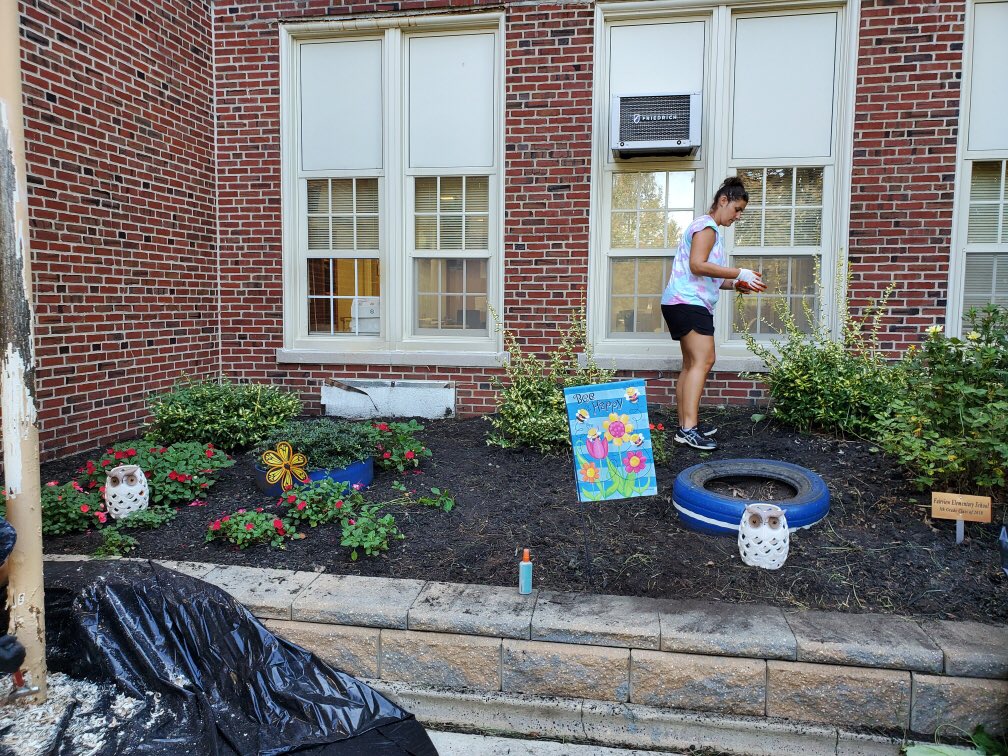 MTPSFairview's tweet photo. FV parent Owls volunteering!
@MTPSpride https://t.co/mV9bkndedY