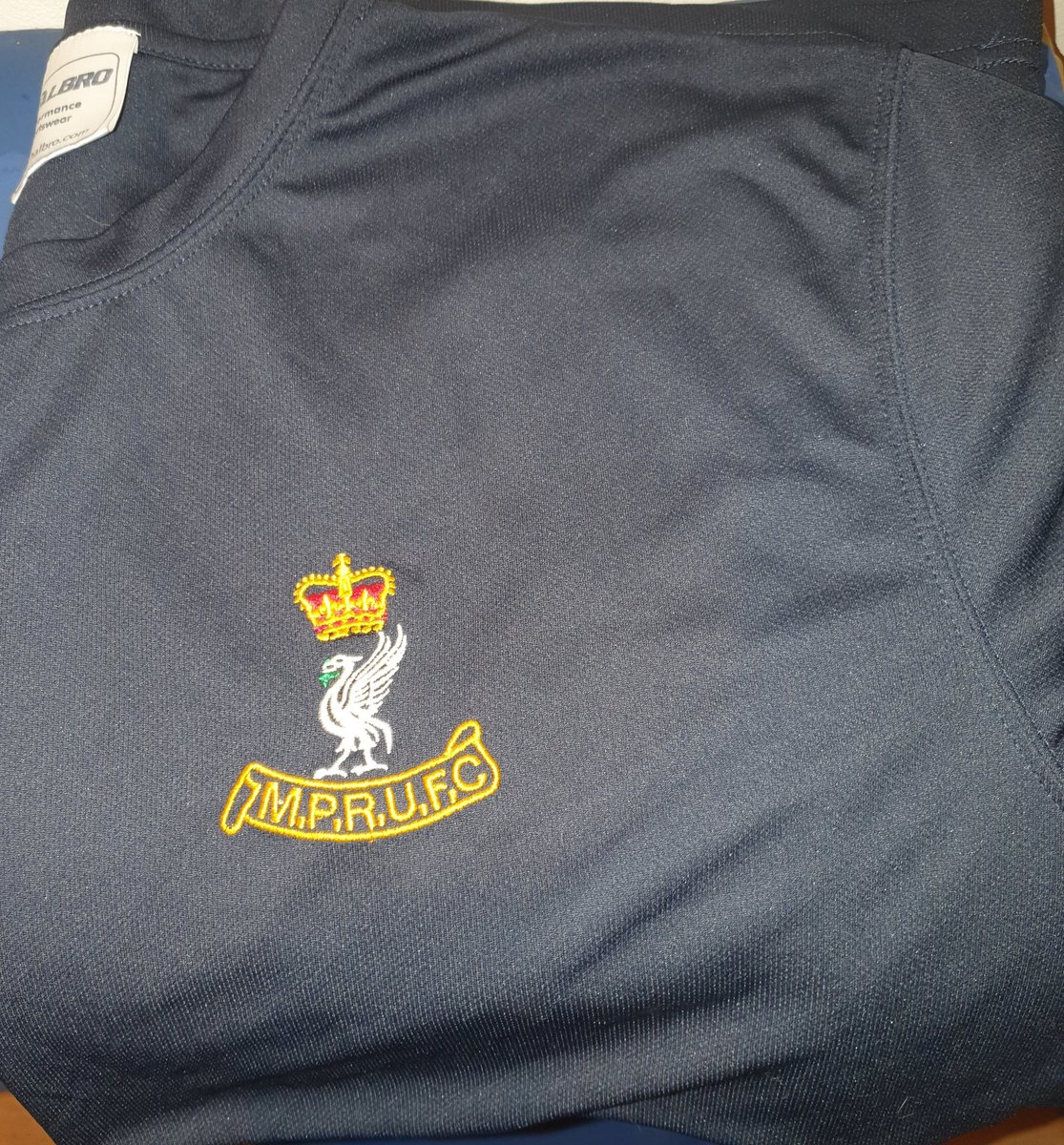 0824scon's tweet photo. Myself and Bella have decided to #Giveaway this unused Merseyside police rugby training top to one random winner. In return and in order to win you must RT this opportunity and be following some of our great accounts. This is open to all over the world and winner picked 1st sep! https://t.co/anD1ExuHh8