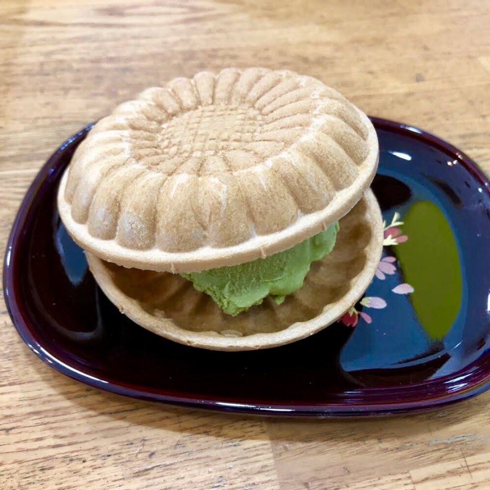 OPsweetscontest's tweet photo. みなと御前崎スイーツコンテスト2019
結果発表
1位
イタリアンジェラート マーレ
つゆひかりアイスもなか
2位
御菓子司 扇子家
岬のコンシェルト
3位
まるよ茶屋
つゆひかりテリーヌ
#牧之原 #御前崎 #御前崎スイーツコンテスト #茶菓子 #なぶら館 #ポートフェスタ   #マーレ #扇子家 #まるよ茶屋 https://t.co/JxSG73ZNf3