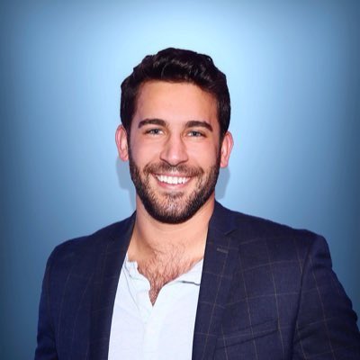 SarahWa77544514's tweet photo. DEREK FOR BACHELOR. Who’s with me? #BachelorInParadise https://t.co/BLEE1vdMyW
