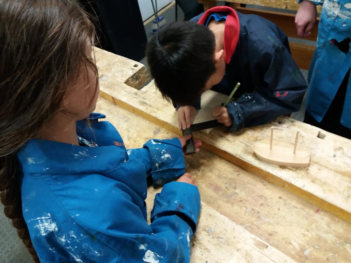 minnakinnunen9's tweet image. Yhteistoiminnallista oppimista @JamsanK Kuoreveden koululla. Toinen #koulutusmatkailu ryhmä tutustumassa suomalaiseen perusopetukseen. #woodwork #phenomenonbasedlearning #basiceducation #jämsä #educationaltraveling @Himoslomat @jamsek_oy