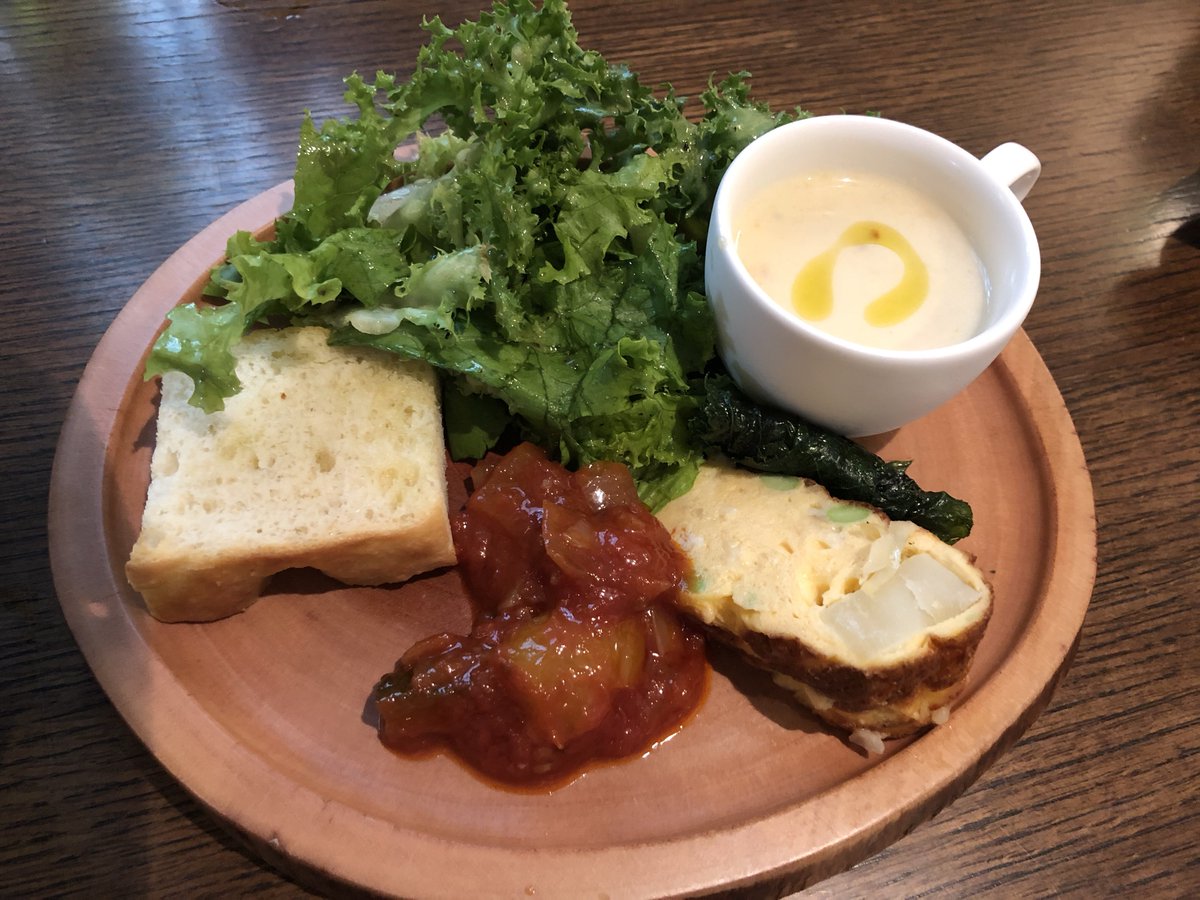 kiyoharakeiko's tweet photo. 今日は娘と新宿でランチをしました。
美味しいパスタと前菜のセット(¥1000)でゆったりした気持ちになりました。
#曙橋 の駅すぐにある #Ambrette というお店です。パスタはとても美味しく、前菜では特にキッシュとラタトゥイユが爽やかで美味しかったです。 https://t.co/LSq8EgtNTa