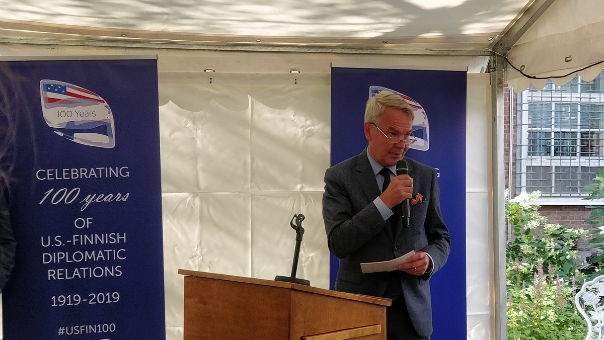 kwokwng's tweet photo. Foreign minister @Haavisto greeted and shared some history of early technological transfer between #suomi and #USA @FulbrightFIN #usfin100 https://t.co/dFA0On7T0o