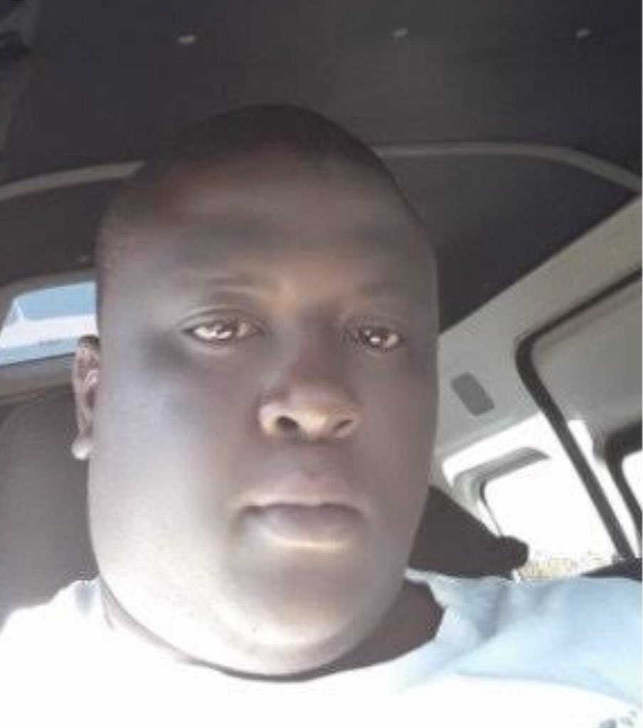 Hi 5 to this guy! 🙌🏾
Taxi driver,Kamogelo Mampatla Betha from Lebowakgomo went viral on FB after he revealed that he buys pads &amp;then stores them in his taxi for his passengers,who are mostly school children.

#TheMorningFlava 
#WakeUpForIt 
<a href="/moflavadj/">MoFlava</a> <a href="/Pearl_Shongwe/">Pearl Shongwe</a> <a href="/owenhannie/">owen hannie</a>