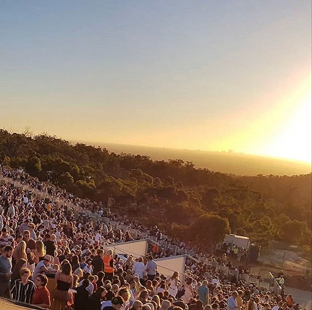 Golden Hour overlooking Red Hill Auditorium ☀️ ift.tt/2KLDidB