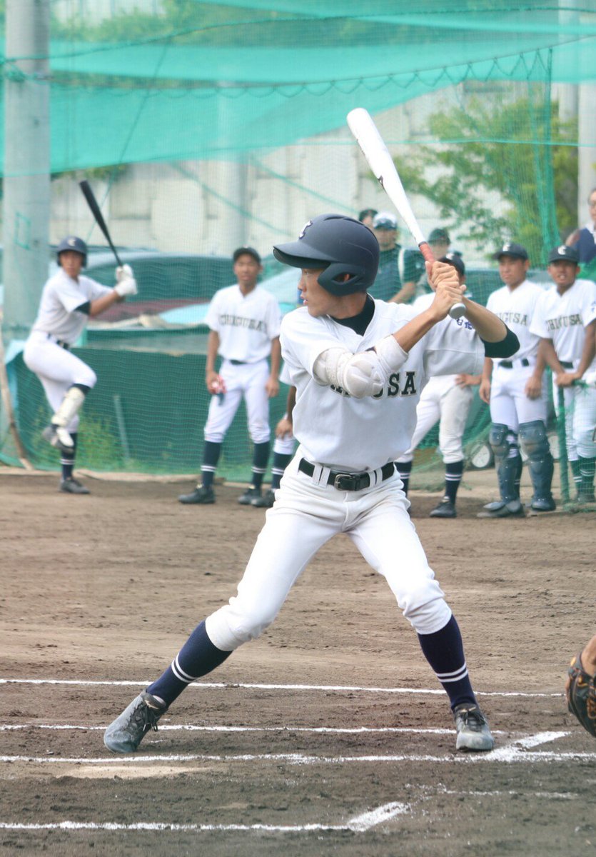 2199takayu1's tweet photo. 2019年8月21日栄徳グランド
名古屋二次予選

栄徳 000 010 010 0   ＝2
千種 010 010 000 1x ＝3
　　　　　延長10回

10回裏
村瀬太一君の
三塁打に
豊嶋駿介君
サヨナラ打！
千種粘り勝った。

#高校野球
#名古屋二次予選
#千種　#栄徳 https://t.co/kRLzNubbpA