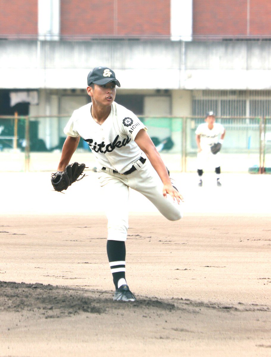 2199takayu1's tweet photo. 2019年8月21日栄徳グランド
名古屋二次予選

栄徳 000 010 010 0   ＝2
千種 010 010 000 1x ＝3
　　　　　延長10回

10回裏
村瀬太一君の
三塁打に
豊嶋駿介君
サヨナラ打！
千種粘り勝った。

#高校野球
#名古屋二次予選
#千種　#栄徳 https://t.co/kRLzNubbpA