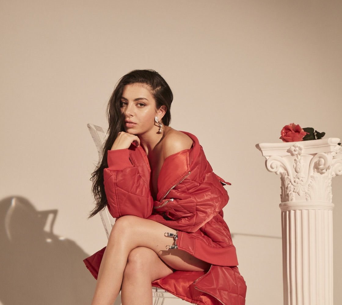 . @Charli_XCX praises  @Normani and says “Motivation” motivated her into a positive mindset.