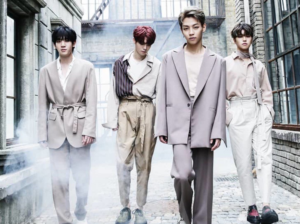 pumpupthek's tweet photo. 'We Rose You' Live In The US! Are you excited?! https://t.co/xpbHMISQZo https://t.co/ULWE8bFCXM
