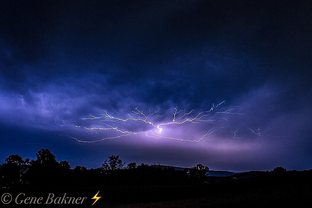 GBakner's tweet photo. @WeLoveWeather This weeks storms in Pennsylvania #LightningStrikes https://t.co/U1GoM71b9Q