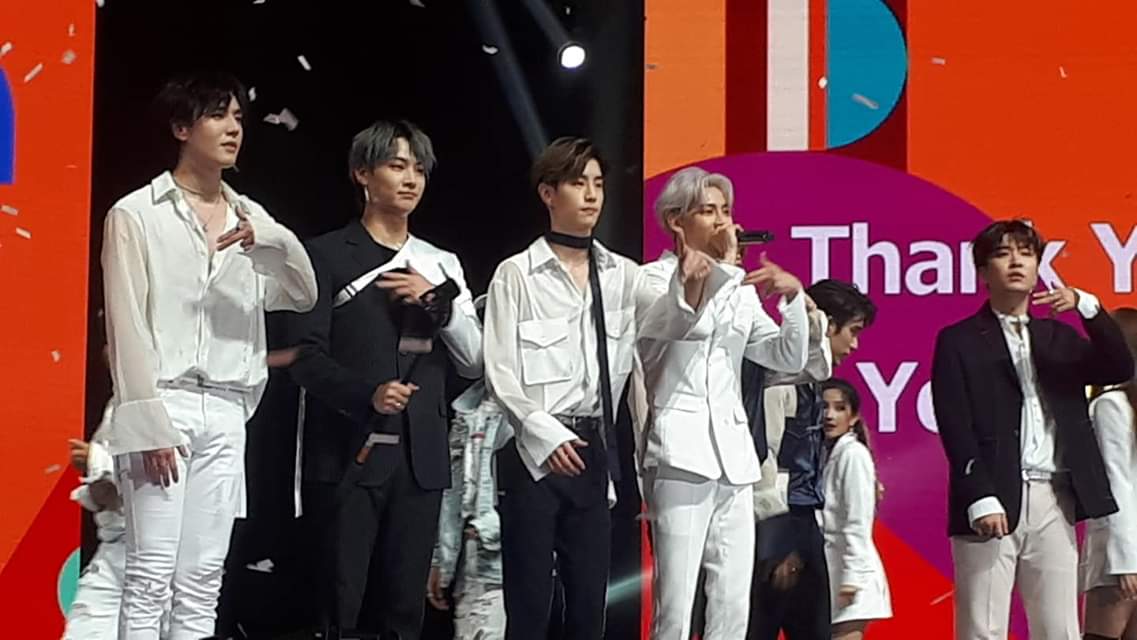 CKpUn5's tweet photo. เค้าจะกลับมาจริงๆเหรอ เอาจริงสิ????????

#KCON2019THAILAND 
#GOT7
#갓세븐
@GOT7Official https://t.co/b3K9f60Mnm