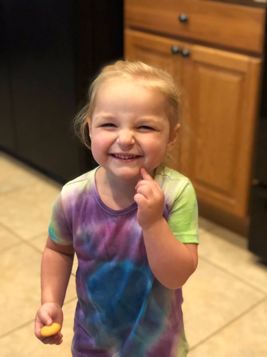 HeavenNash's tweet photo. tell me why Kar isn’t even three yet and I walk in her room to surprise her last night... she responds w/ “HOLY SHIT ITS AUNTIE HEAVEN!!!!!!!” 😂😂😂😂😂😂🤦🏼‍♀️ someone get this girl https://t.co/Q5xAZFFulY