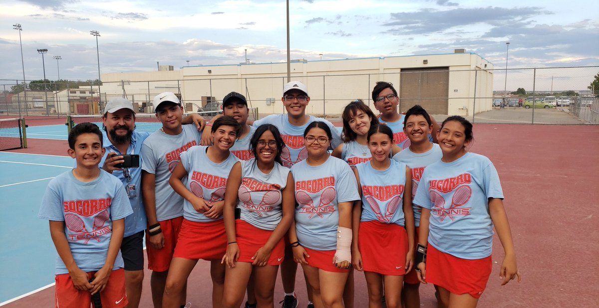 I had a great time watching these awesome athletes play against Hanks earlier this afternoon.  #TwitterTuesday #sportsmanship #endurance #tennisskills  #TransformationTuesday @hugarte_SHS #Bulldogtennis #TeamSISD @City_of_Socorro @SHSflagship