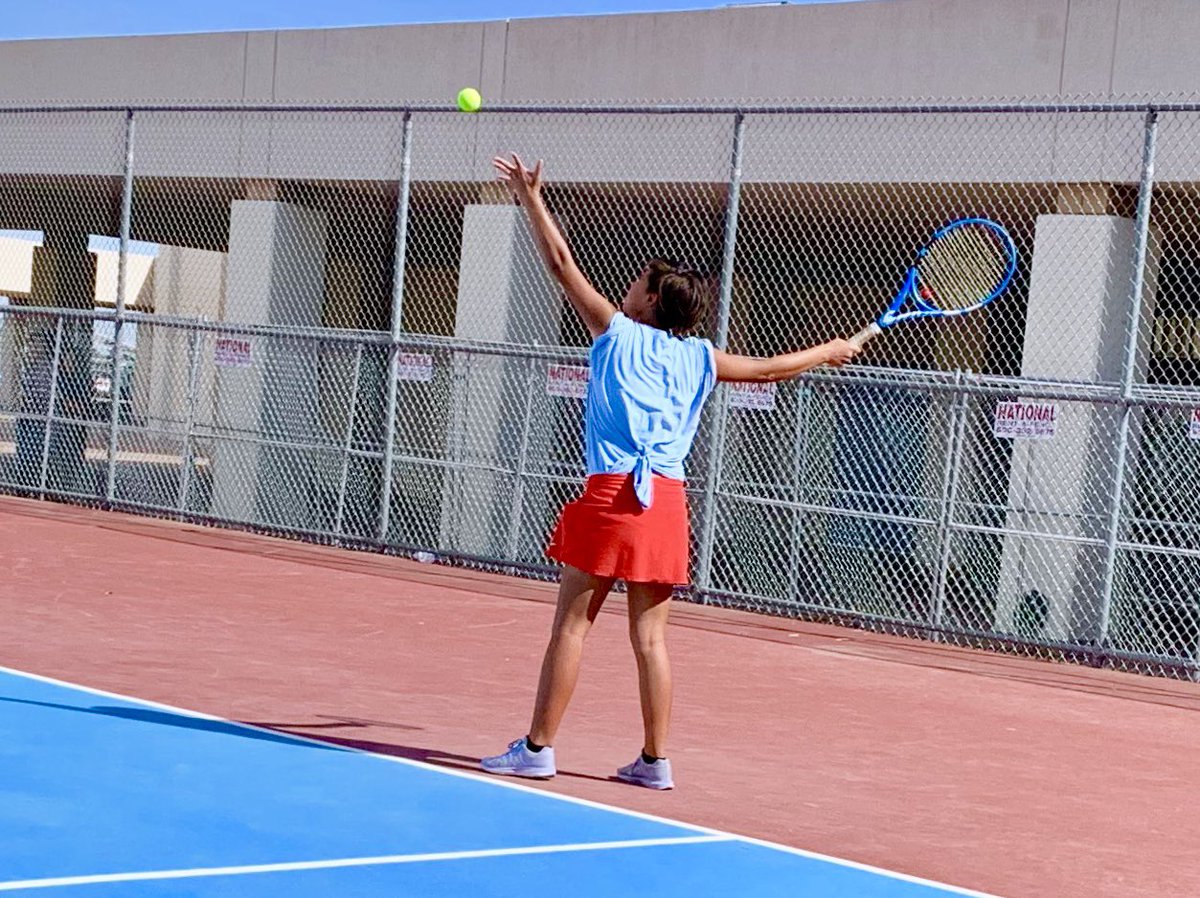 hugarte_SHS's tweet photo. Our ferocious Bulldogs fought hard an fell a bit short of winning against JM. Hanks High!  #shsbulldogs #shstennis  #socorropride #bulldogpride @MBezemek_SHS https://t.co/na6YIdqJdG