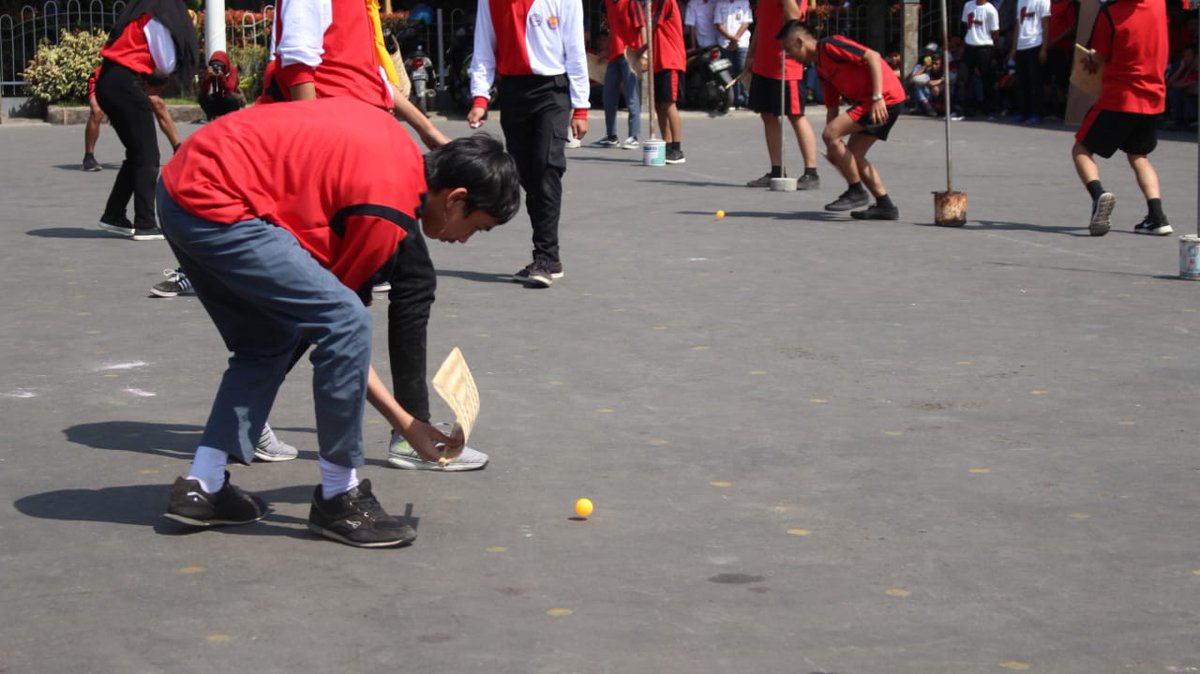 mochsofwan's tweet photo. Lomba di SMK YPPT Garut

#JalanSehatYPPTYess https://t.co/vKPkHP09QO
