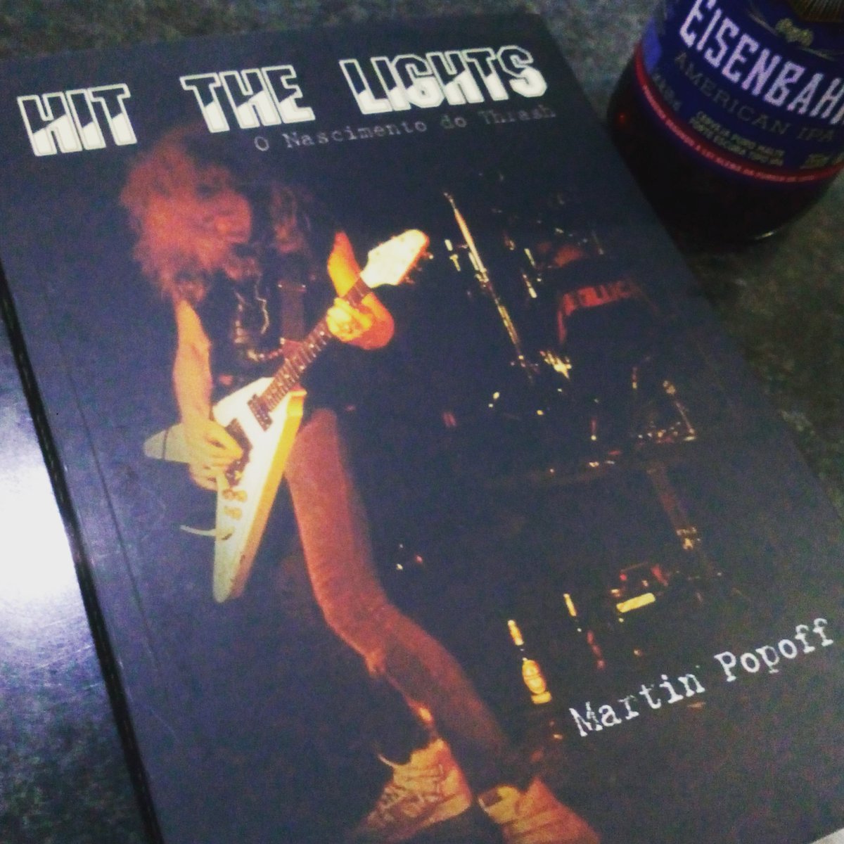 Começando esse livro...

#hitthelights #martinpopoff #book #livro #thrashmetal #80s #metal  #80sMetal #slayer #Metallica #exodus #anthrax #megadeth #deathangel #overkill #testament