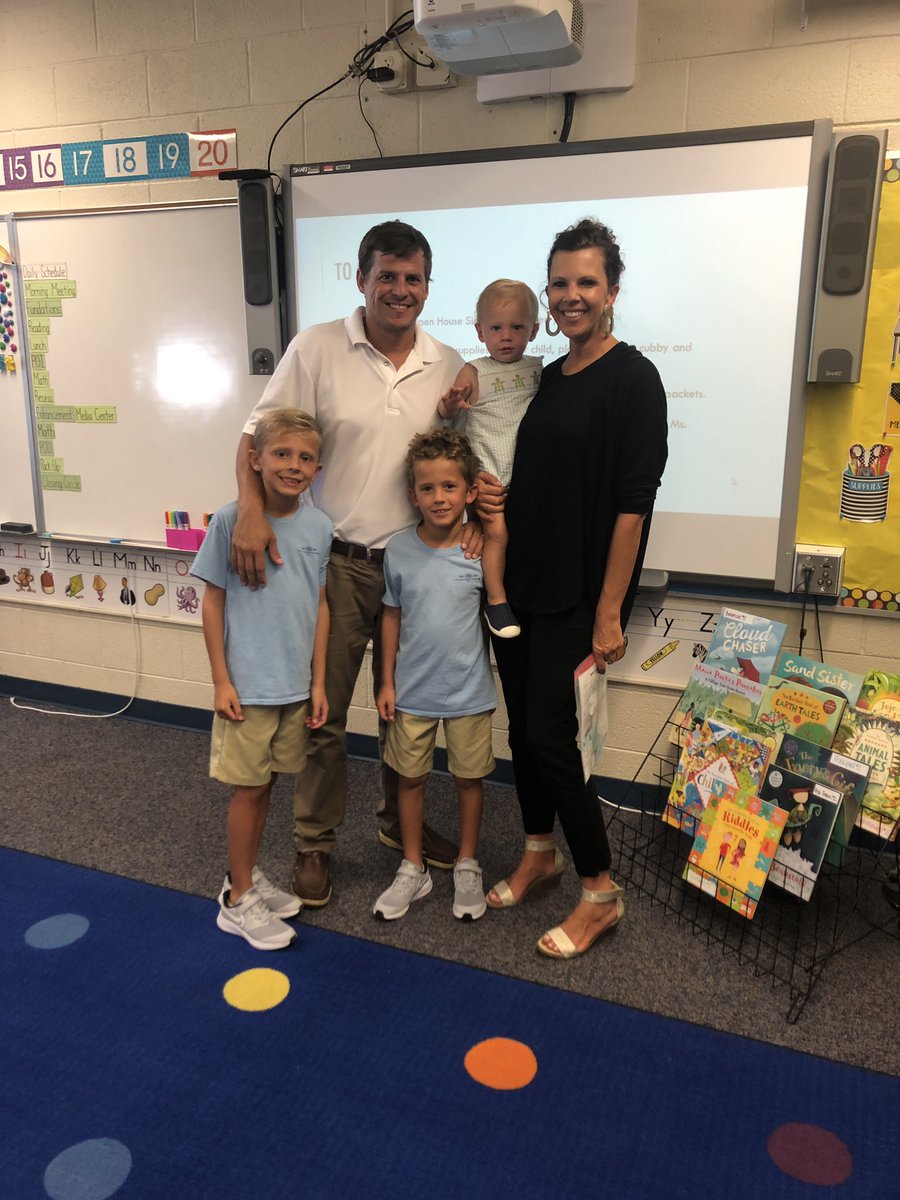 CarsonCat1's tweet photo. I love the buzz of a new school year! Excited teachers, new supplies, fresh starts, kids flooding the halls hugging past teachers and beaming with pride and anticipation as they meet their new teacher!! Bring on the 2019-2020 school year!! We are ready!📚✂️✏️ https://t.co/xyYfNuztml