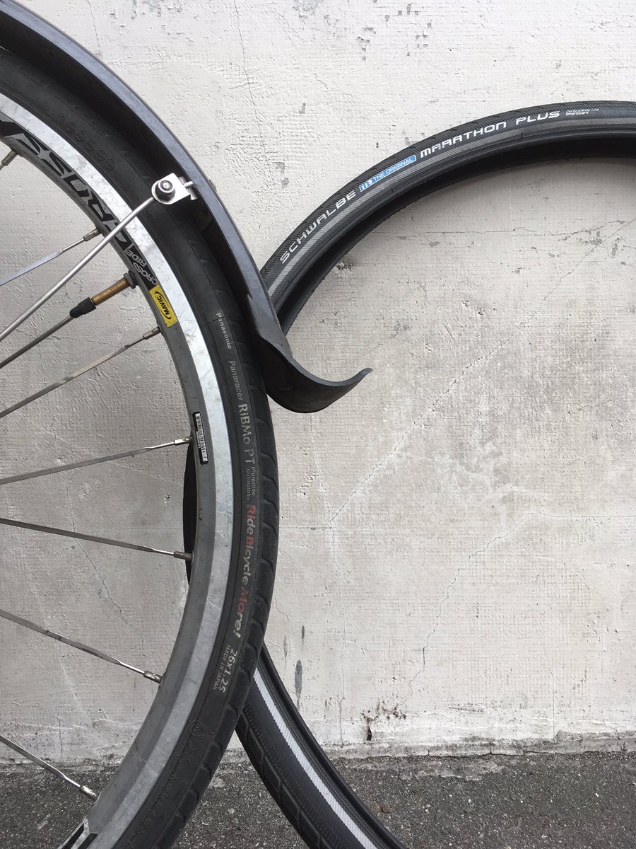 hmmbee's tweet photo. Trying something new today. Loved loved loved my @panaracer_world #ribmo 26x1.25 but they seem to be unavailable here in Canada. So now I’m trying out the @schwalbe_na 26x1.35 #marathonplus. Almost 2x the weight so let’s hope it’s worth it! https://t.co/kQeBxJoE2J