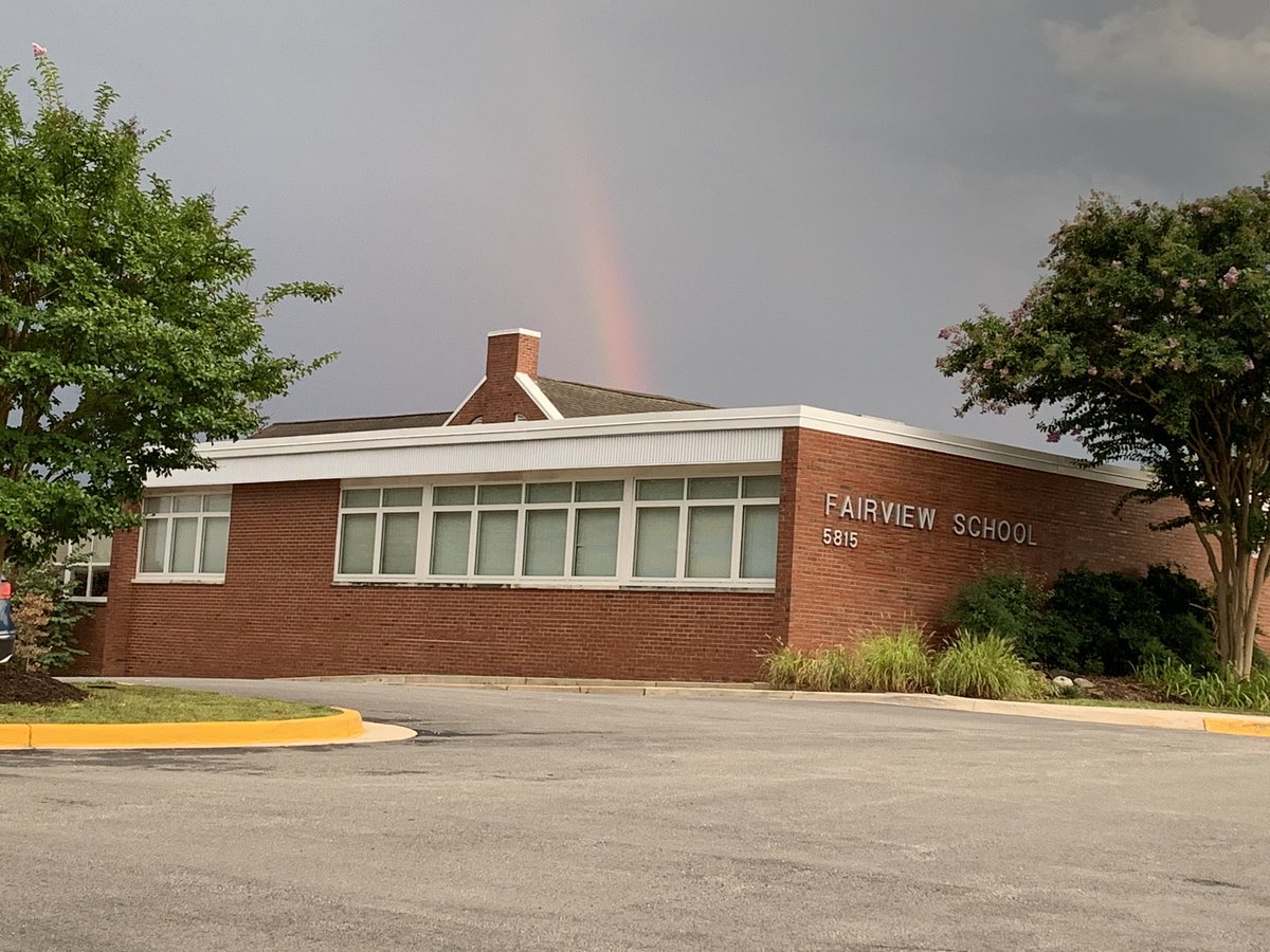 RidpathRobyn's tweet photo. Spotted this rainbow as I left school tonight. It‘s going to be a great year, Fairview!  @fairviewesfcps https://t.co/eYGARgJRga